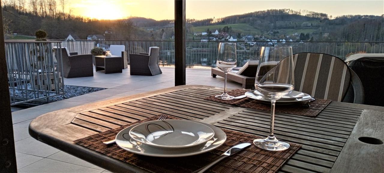 Seeblick-Ferienwohnung Im "Ferienhaus Agger-Blick" Mit Traumhafter Sonnen-Terrasse, Sauna, E-Kamin & Kajak 굼머스바흐 외부 사진